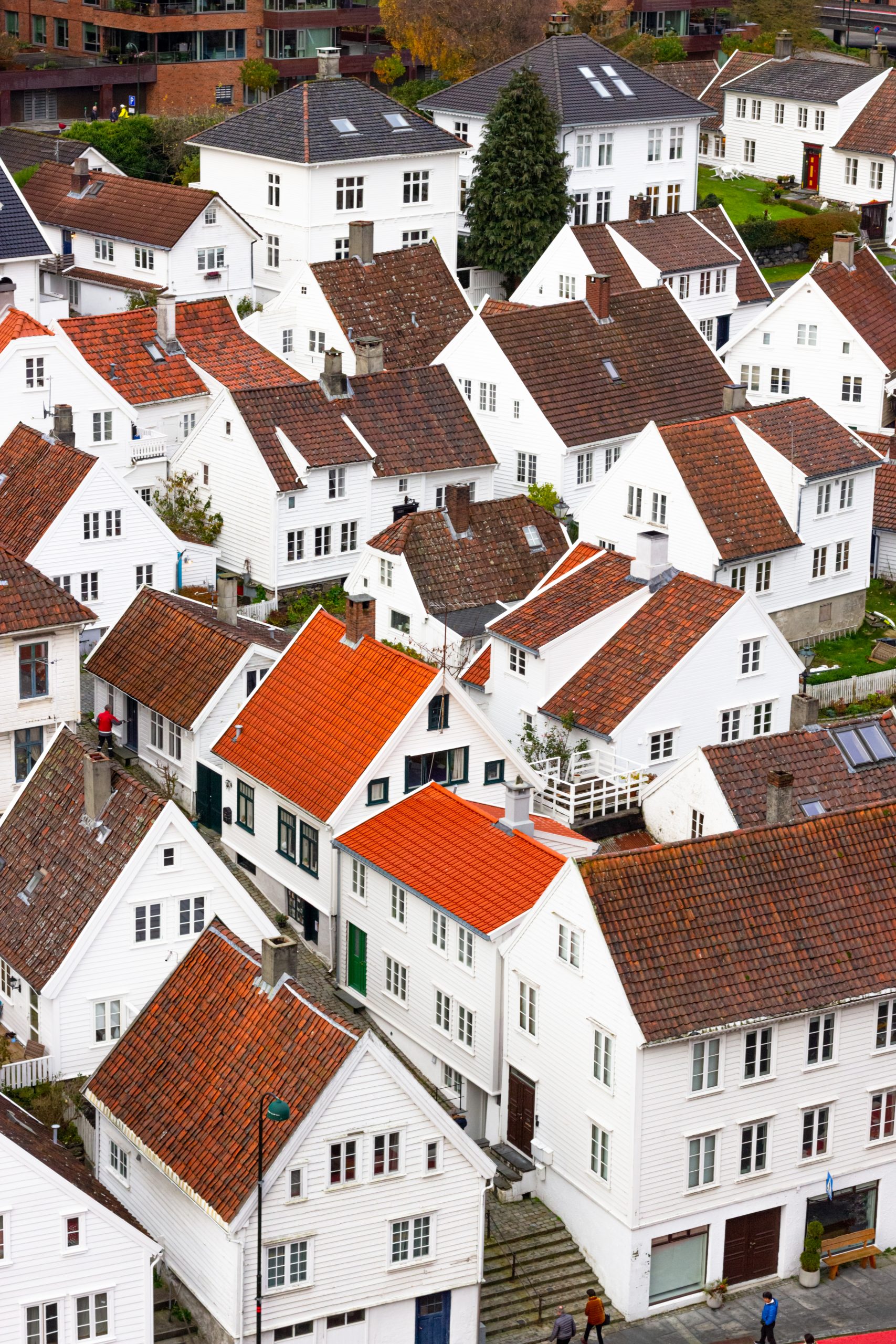 Hvite hus med røde hustak Stavanger